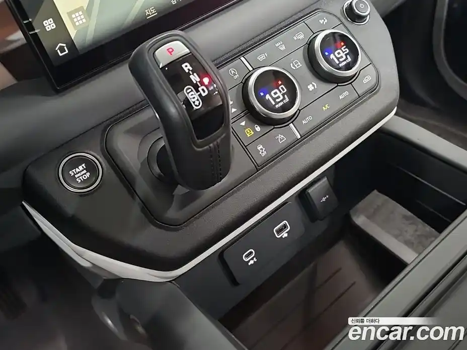 Land Rover Defender 2023 3.0 автомат (гидро), фото 9