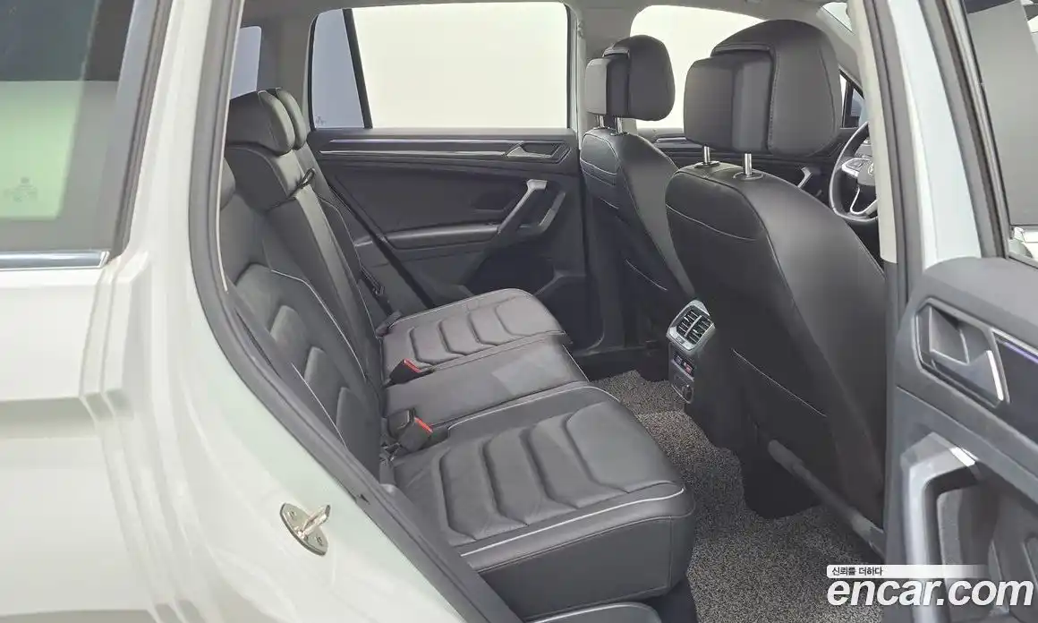 Volkswagen Tiguan 2021 2.0 автомат (гидро), фото 19