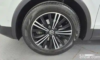 Volkswagen Tiguan 2021 2.0 автомат (гидро), миниатюра 5