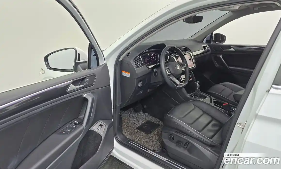 Volkswagen Tiguan 2021 2.0 автомат (гидро), фото 10