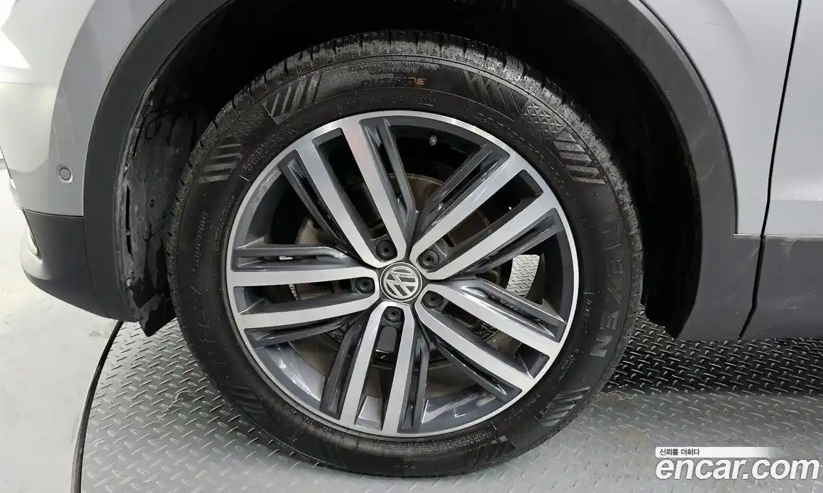 Volkswagen Tiguan 2020 2.0 автомат (гидро), фото 5