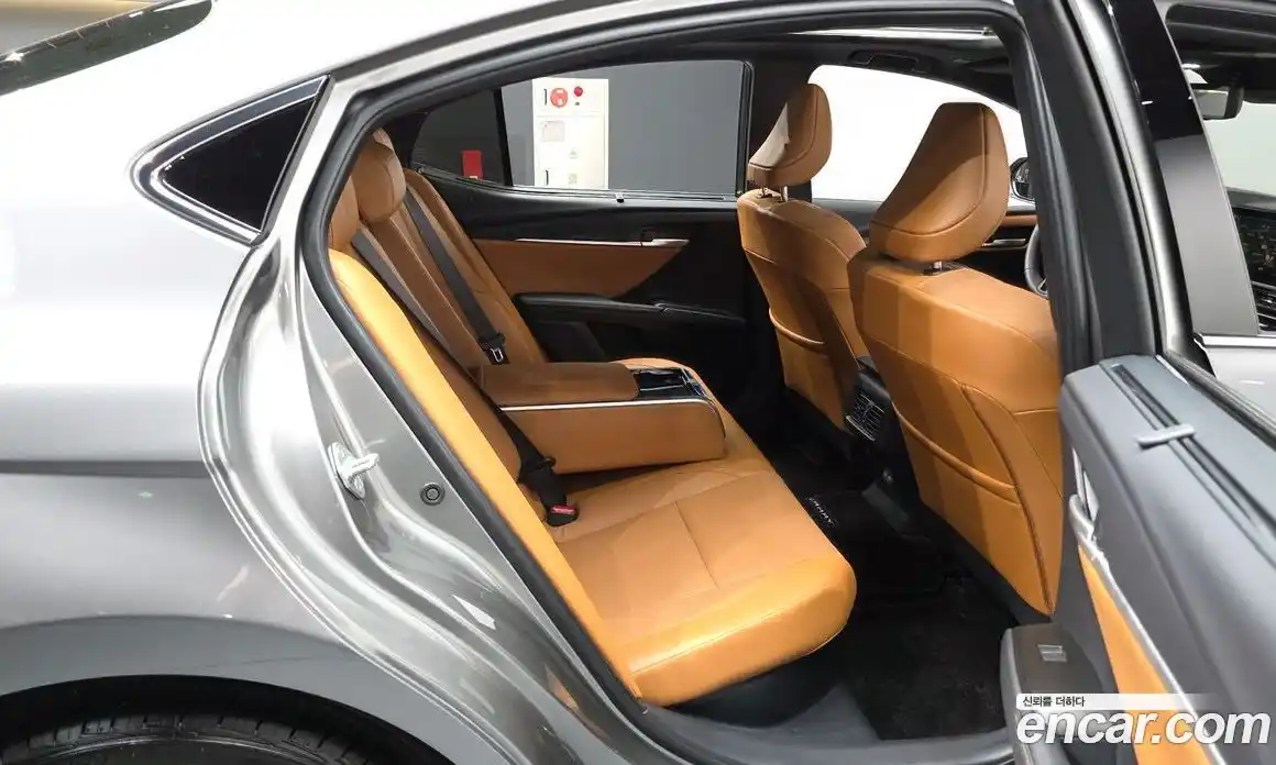 Toyota Camry 2025 2.5 гидро, фото 11