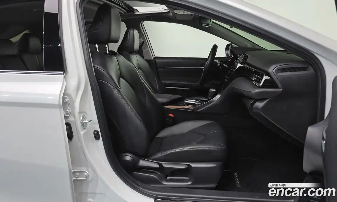 Toyota Camry 2020 2.5 гидро, фото 16