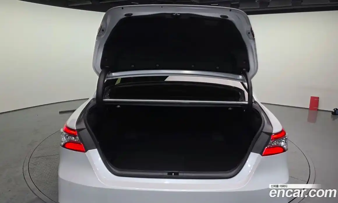Toyota Camry 2020 2.5 гидро, фото 26