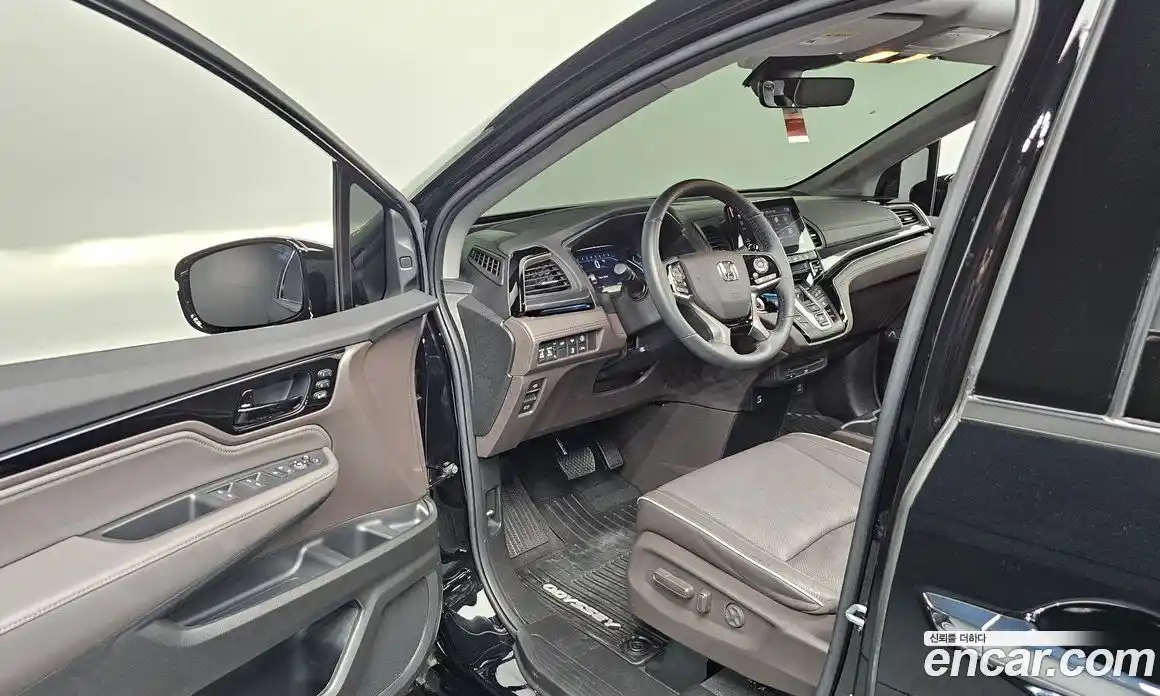 Honda Odyssey 2023 3.5 автомат (гидро), фото 13