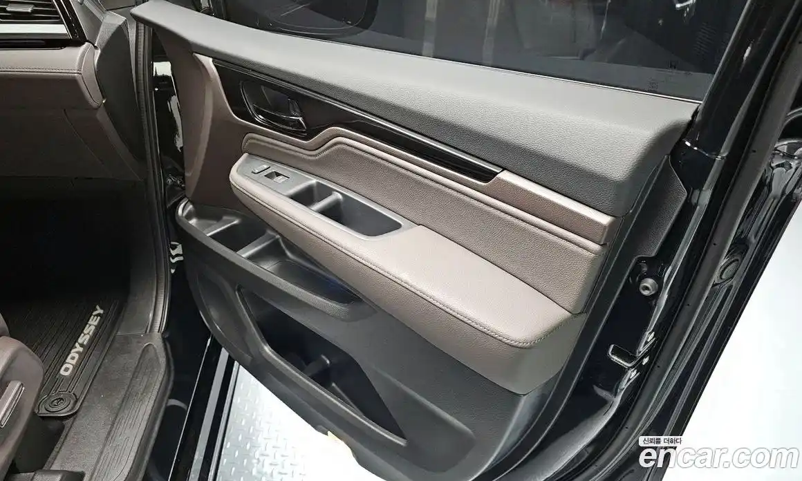 Honda Odyssey 2023 3.5 автомат (гидро), фото 15