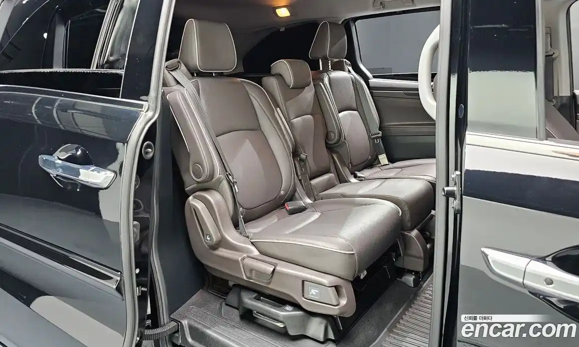 Honda Odyssey 2023 3.5 автомат (гидро), фото 16