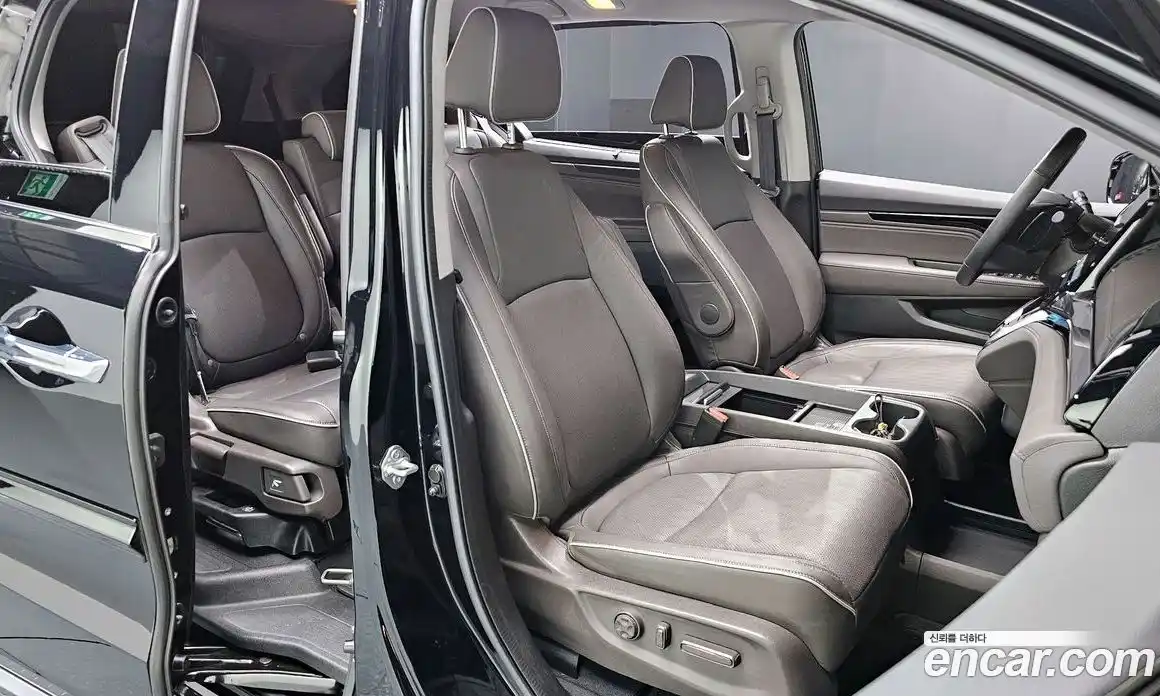Honda Odyssey 2023 3.5 автомат (гидро), фото 17
