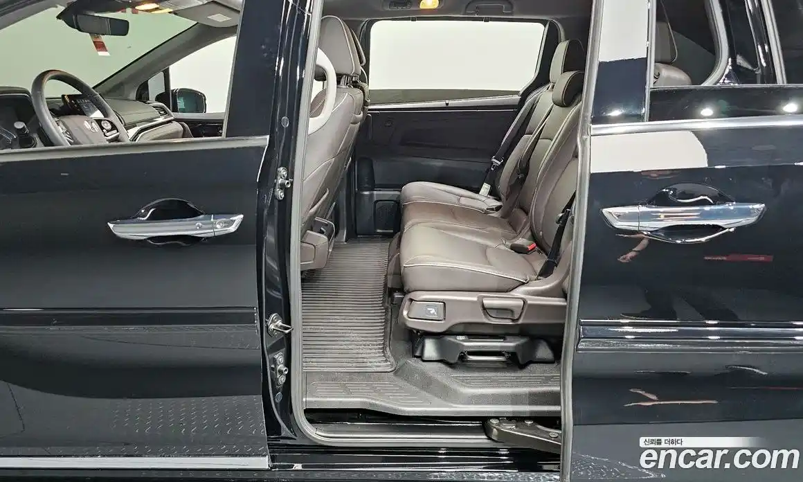 Honda Odyssey 2023 3.5 автомат (гидро), фото 18