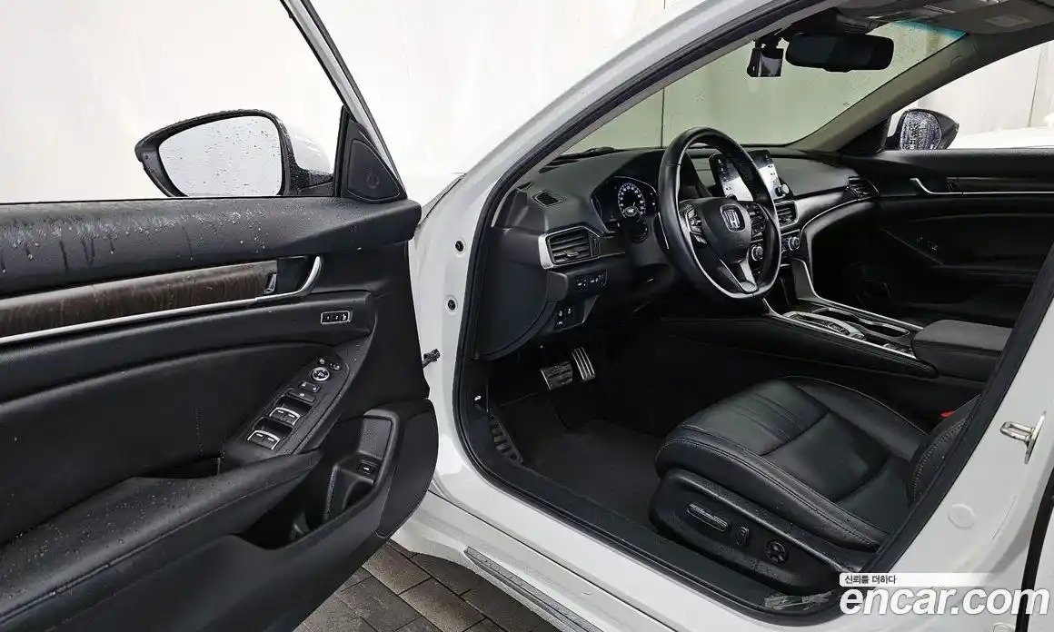 Honda Accord 2019 2.0 автомат (гидро), фото 13
