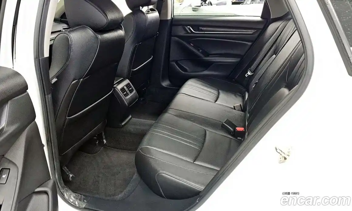 Honda Accord 2019 2.0 автомат (гидро), фото 16