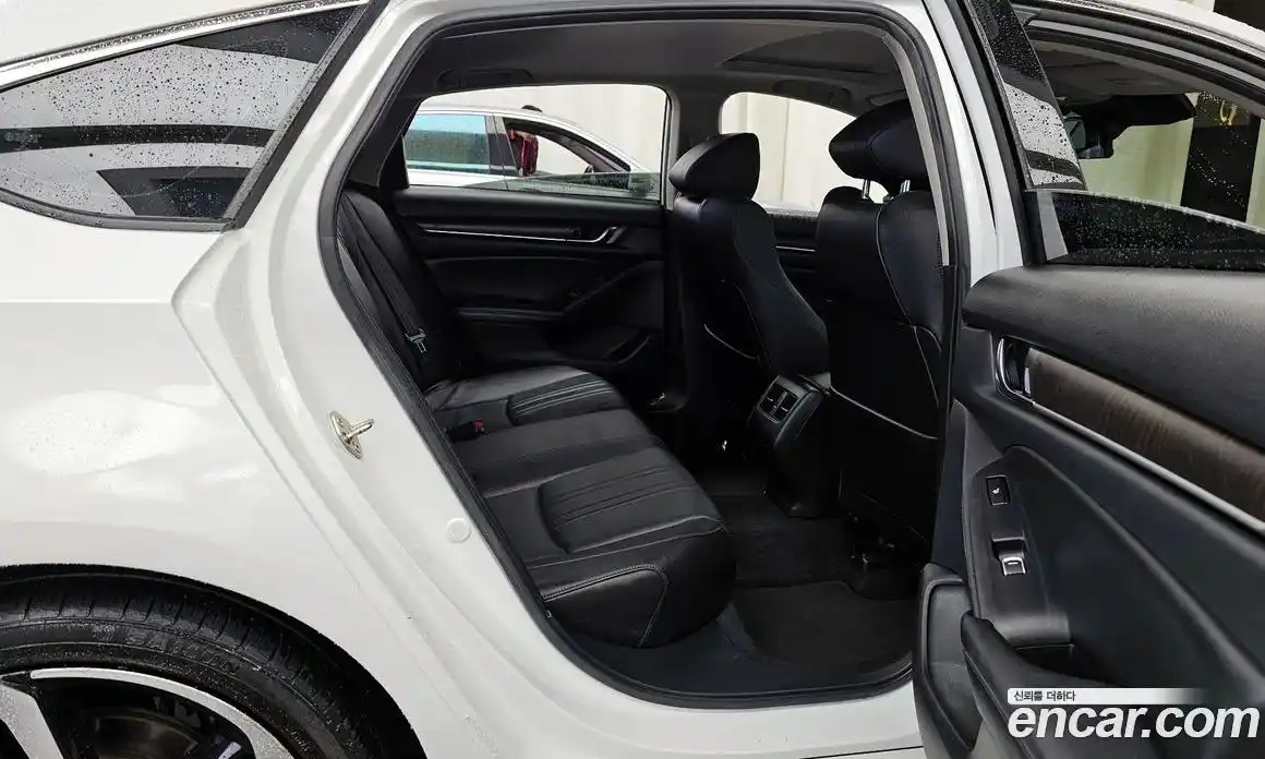 Honda Accord 2019 2.0 автомат (гидро), фото 18