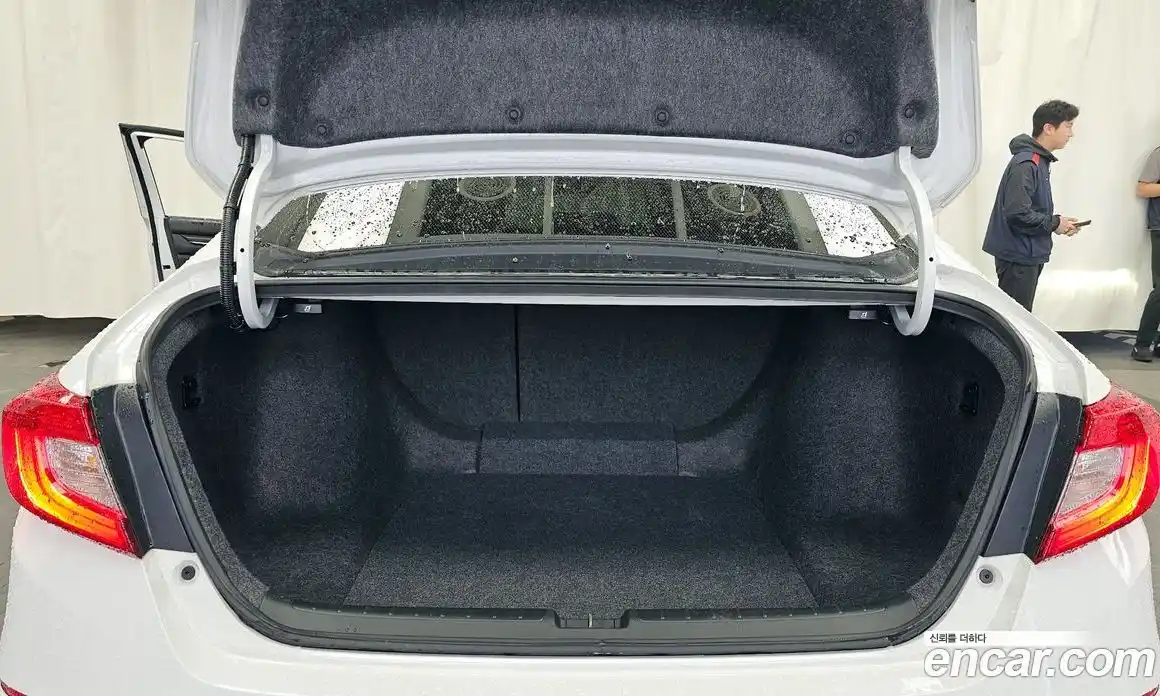 Honda Accord 2019 2.0 автомат (гидро), фото 26