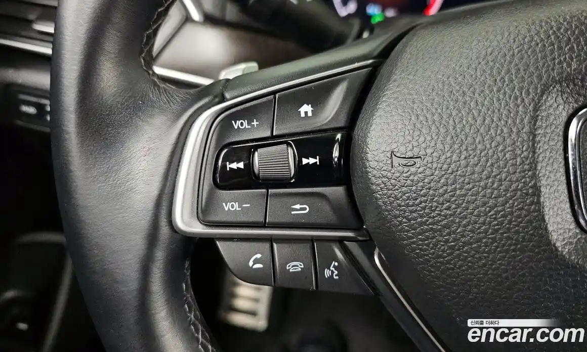 Honda Accord 2019 2.0 автомат (гидро), фото 35