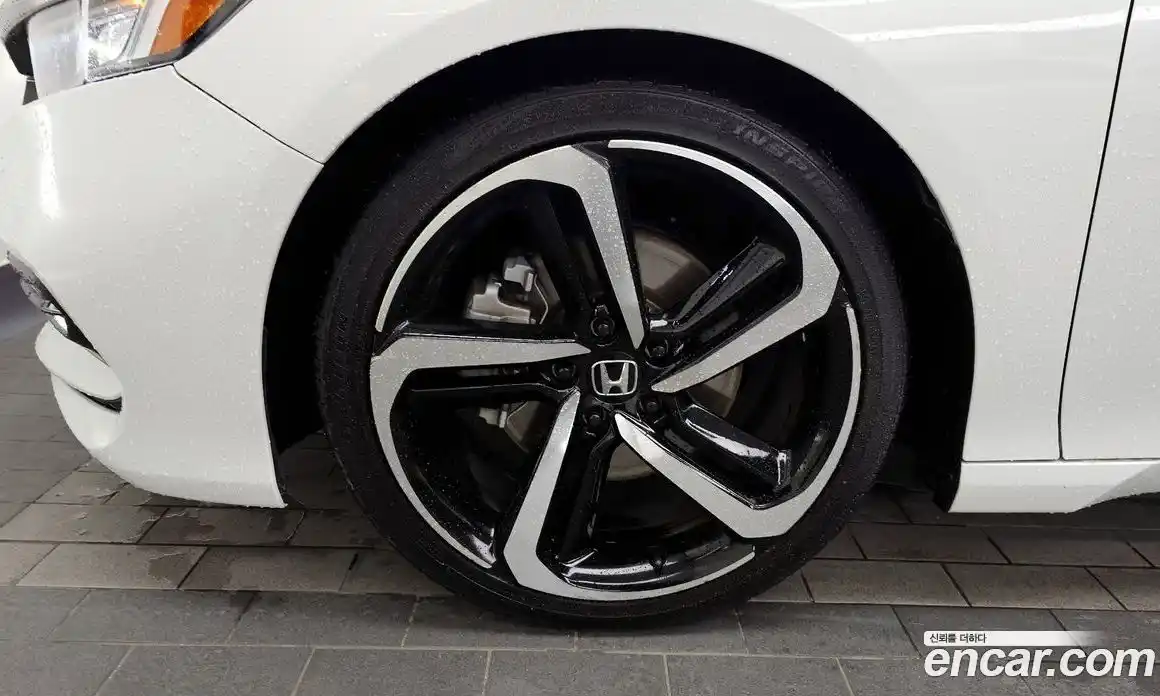 Honda Accord 2019 2.0 автомат (гидро), фото 37