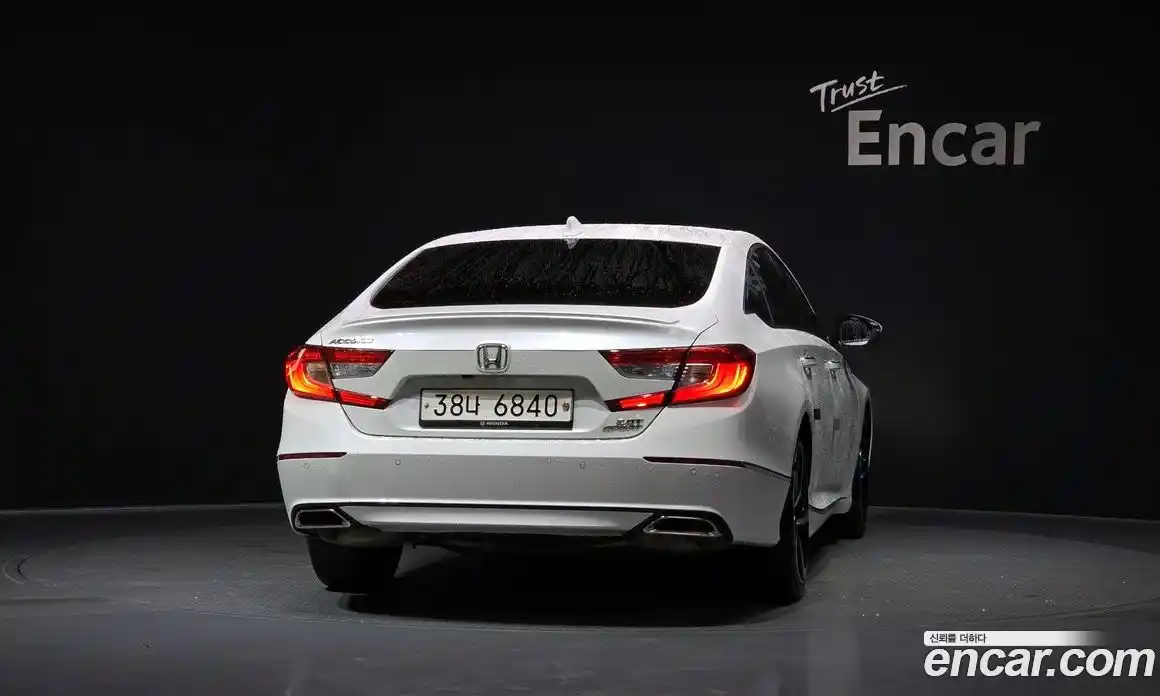 Honda Accord 2019 2.0 автомат (гидро), фото 4