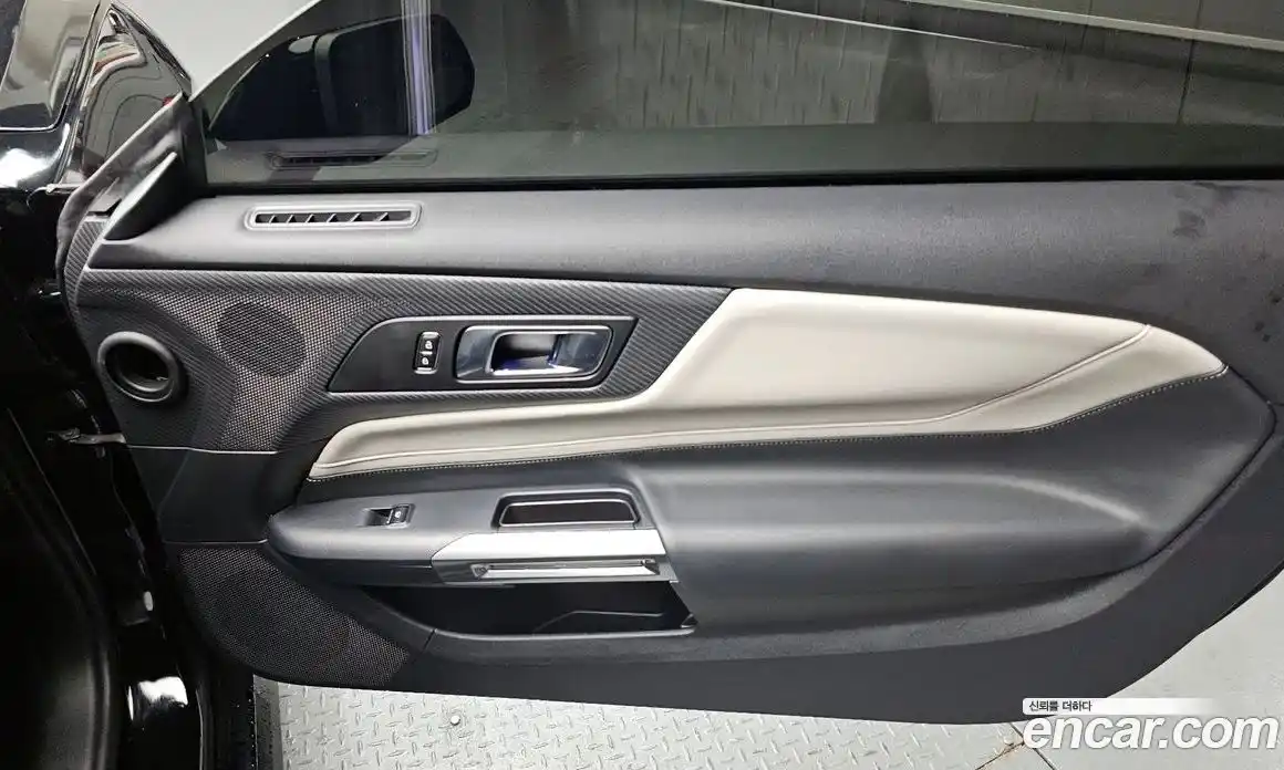 Ford Mustang 2024 5.0 автомат (гидро), фото 15