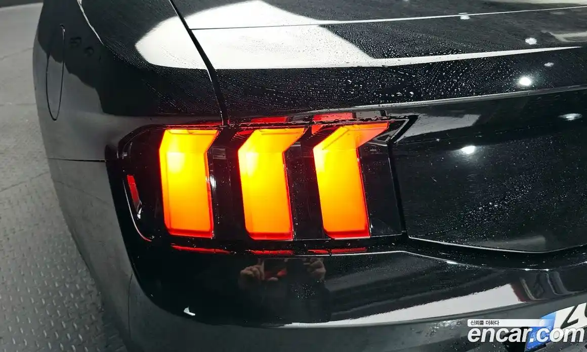 Ford Mustang 2024 5.0 автомат (гидро), фото 9
