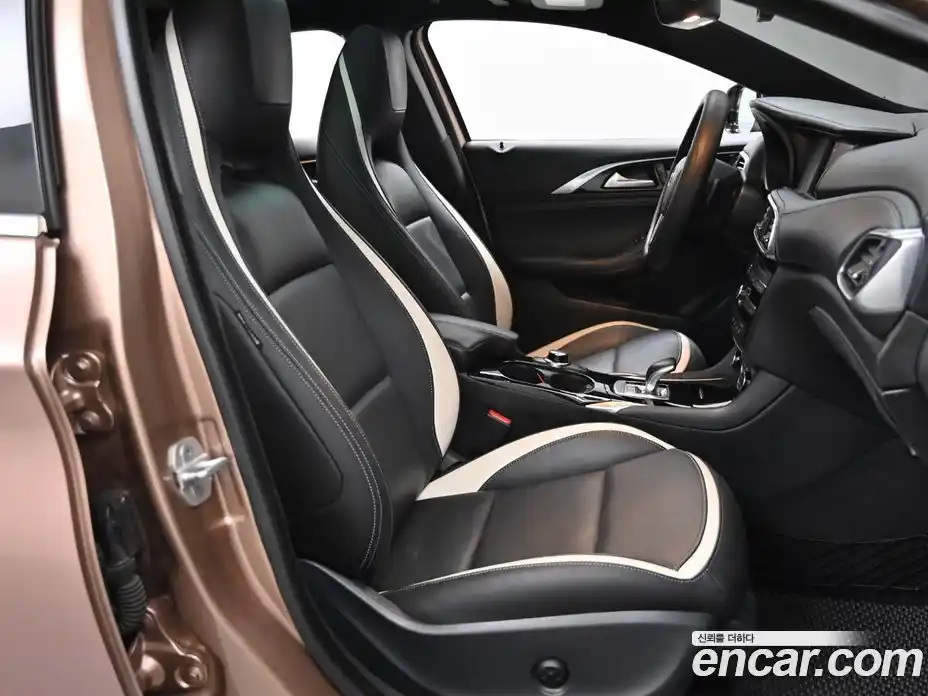 Infiniti Q30 2017 2.0 гидро, фото 10