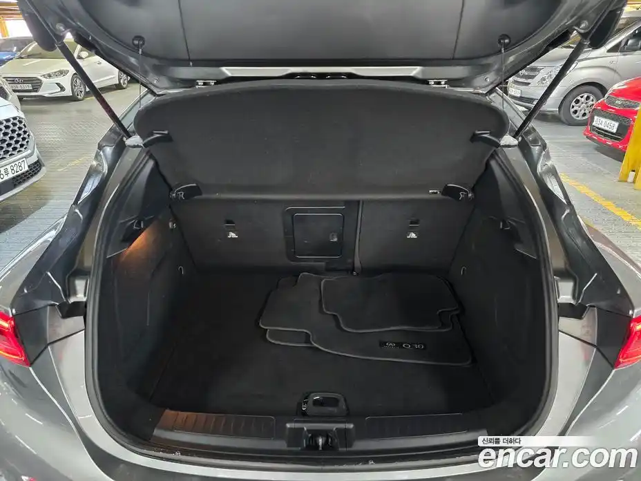 Infiniti Q30 2017 2.0 гидро, фото 19