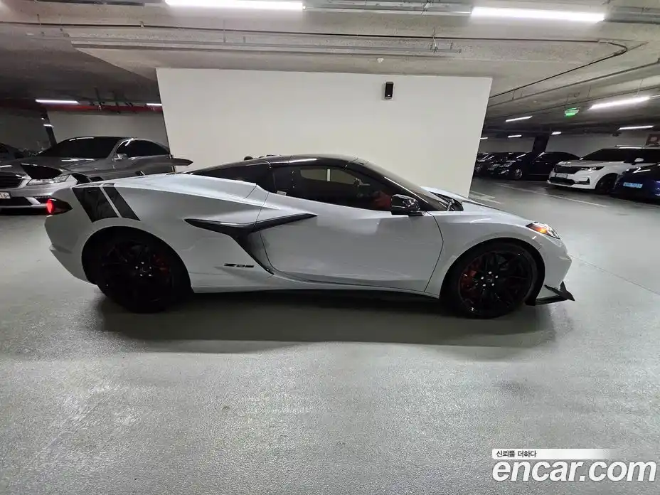 Chevrolet Corvette 2023 5.5 автомат (гидро), фото 5