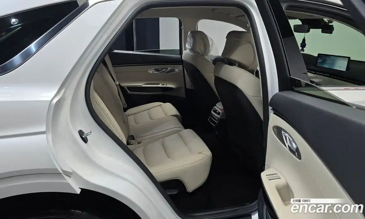 Genesis GV70 2023 2.5 автомат (гидро), фото 12