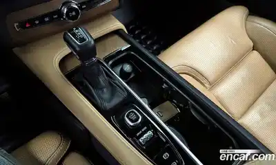 Volvo XC90 2018 2.0 автомат (гидро), миниатюра 9