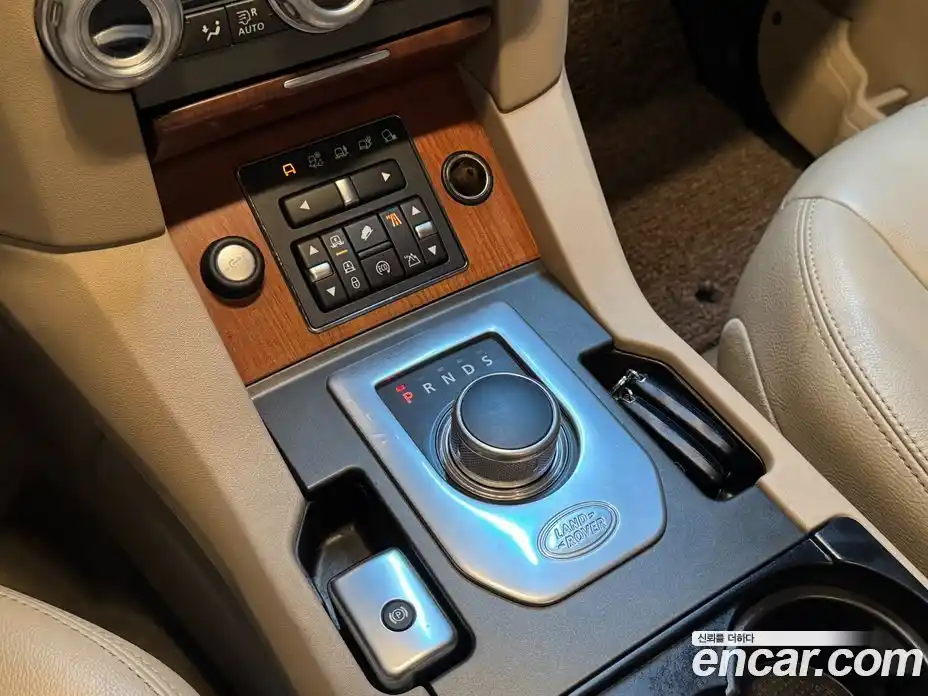 Land Rover Discovery 2015 3.0 автомат (гидро), фото 16