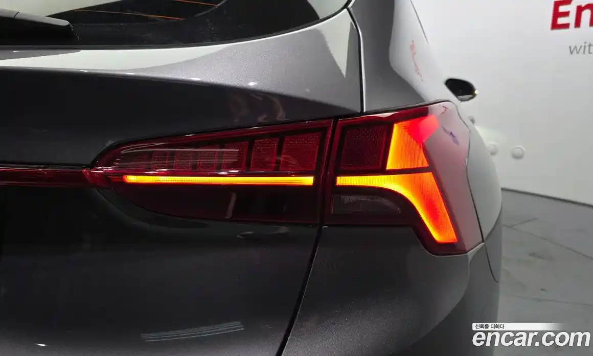 Hyundai Santa Fe 2022 2.2 автомат (гидро), фото 9
