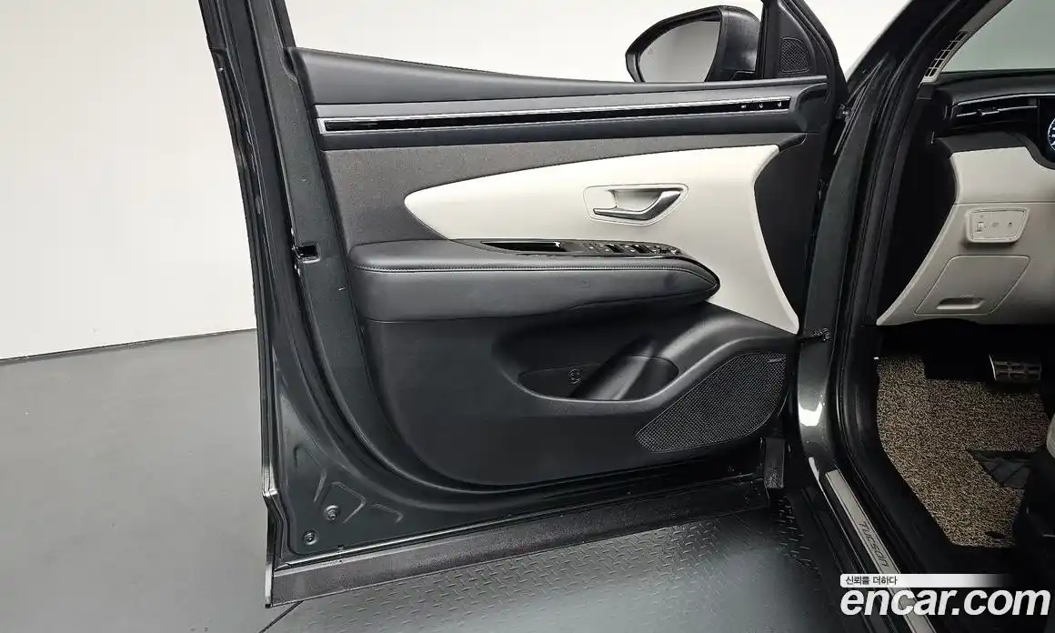 Hyundai Tucson 2023 1.6 автомат (гидро), фото 13