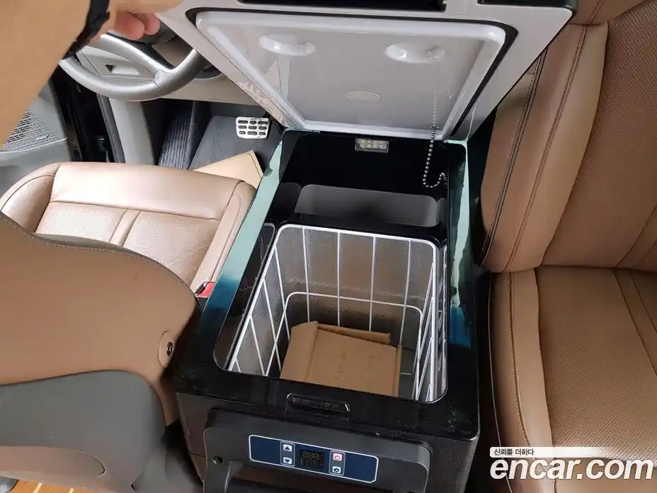 Hyundai Staria 2022 2.2 автомат (гидро), фото 11
