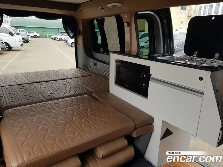 Hyundai Staria 2022 2.2 автомат (гидро), фото 14