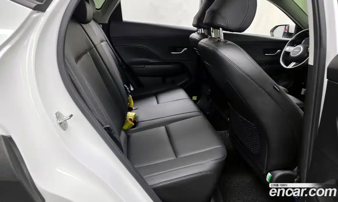 Hyundai Kona 2024 1.6 автомат (гидро), фото 18