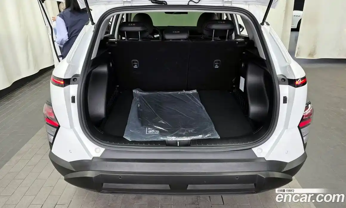 Hyundai Kona 2024 1.6 автомат (гидро), фото 26