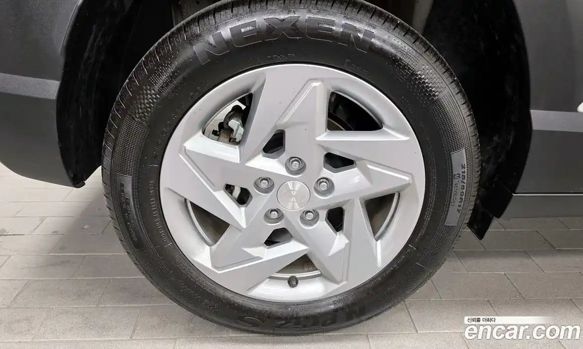 Hyundai Kona 2024 1.6 автомат (гидро), фото 5