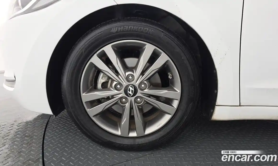 Hyundai Avante 2015 1.6 автомат (гидро), фото 5