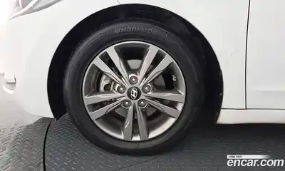 Hyundai Avante 2015 1.6 автомат (гидро), миниатюра 5
