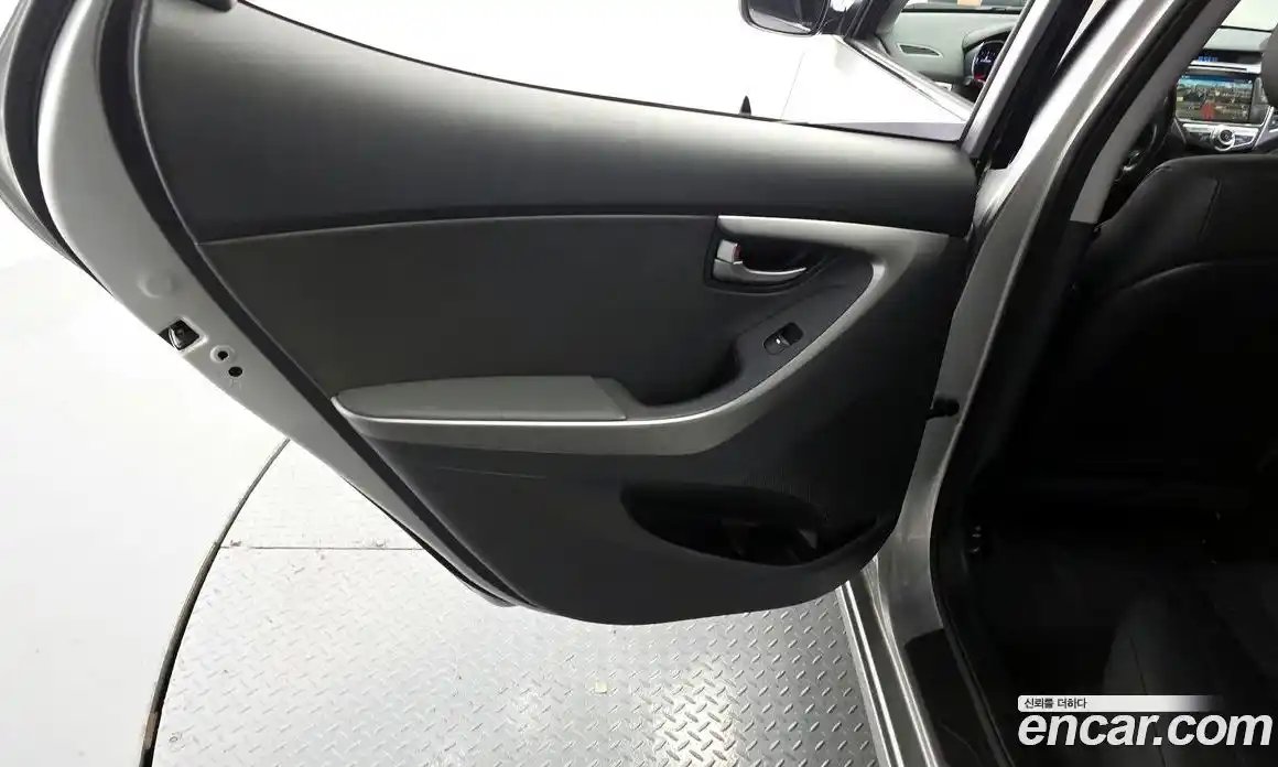 Hyundai Avante 2014 1.6 автомат (гидро), фото 15