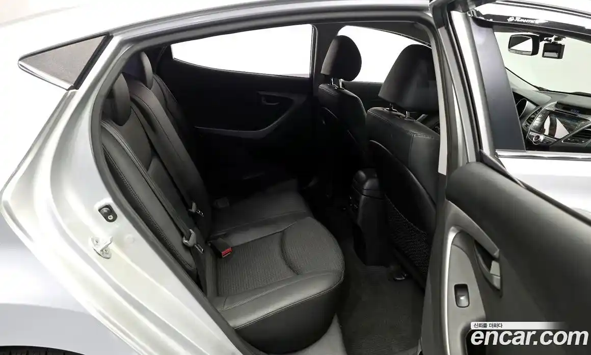 Hyundai Avante 2014 1.6 автомат (гидро), фото 17