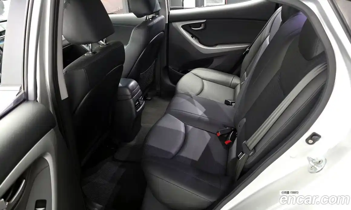 Hyundai Avante 2014 1.6 автомат (гидро), фото 18