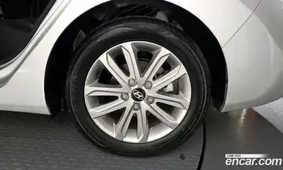 Hyundai Avante 2014 1.6 автомат (гидро), миниатюра 5