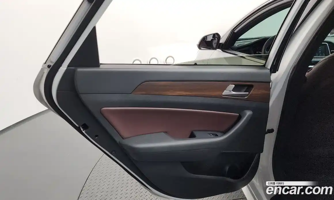 Hyundai Sonata 2018 2.0 автомат (гидро), фото 14