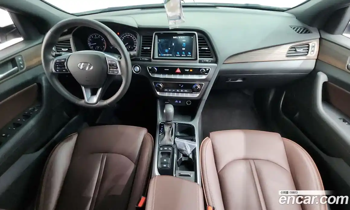 Hyundai Sonata 2018 2.0 автомат (гидро), фото 9