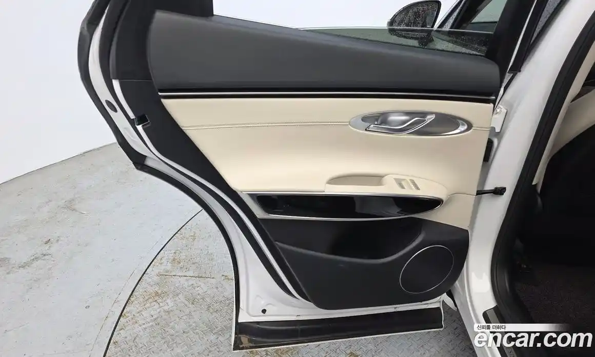 Genesis GV70 2023 2.5 автомат (гидро), фото 15