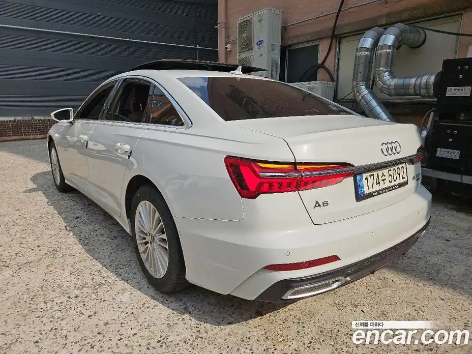 Audi A6 2021 2.0 автомат (гидро), фото 5