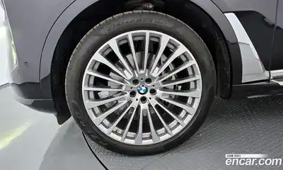 BMW X7 2025 3.0 автомат (гидро), миниатюра 5