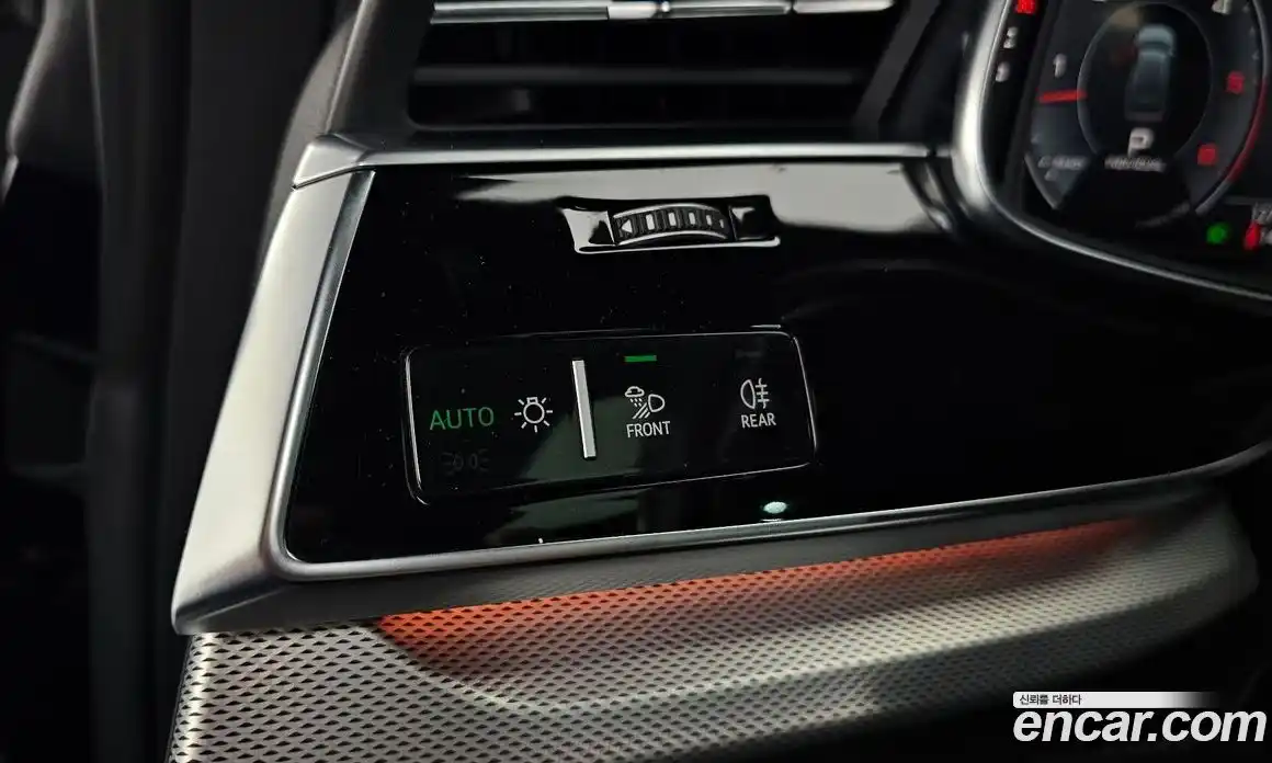 Audi Q8 2020 3.0 автомат (гидро), фото 27