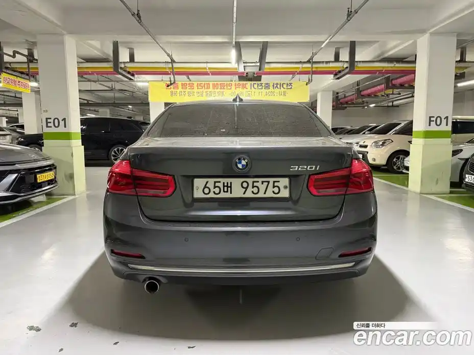 BMW 3 серия 2017 2.0 автомат (гидро), фото 4