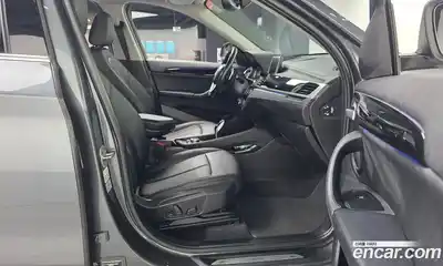 BMW X1 2022 2.0 автомат (гидро), миниатюра 11
