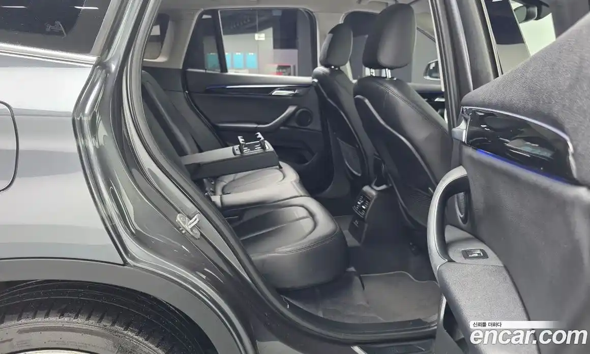 BMW X1 2022 2.0 автомат (гидро), фото 12